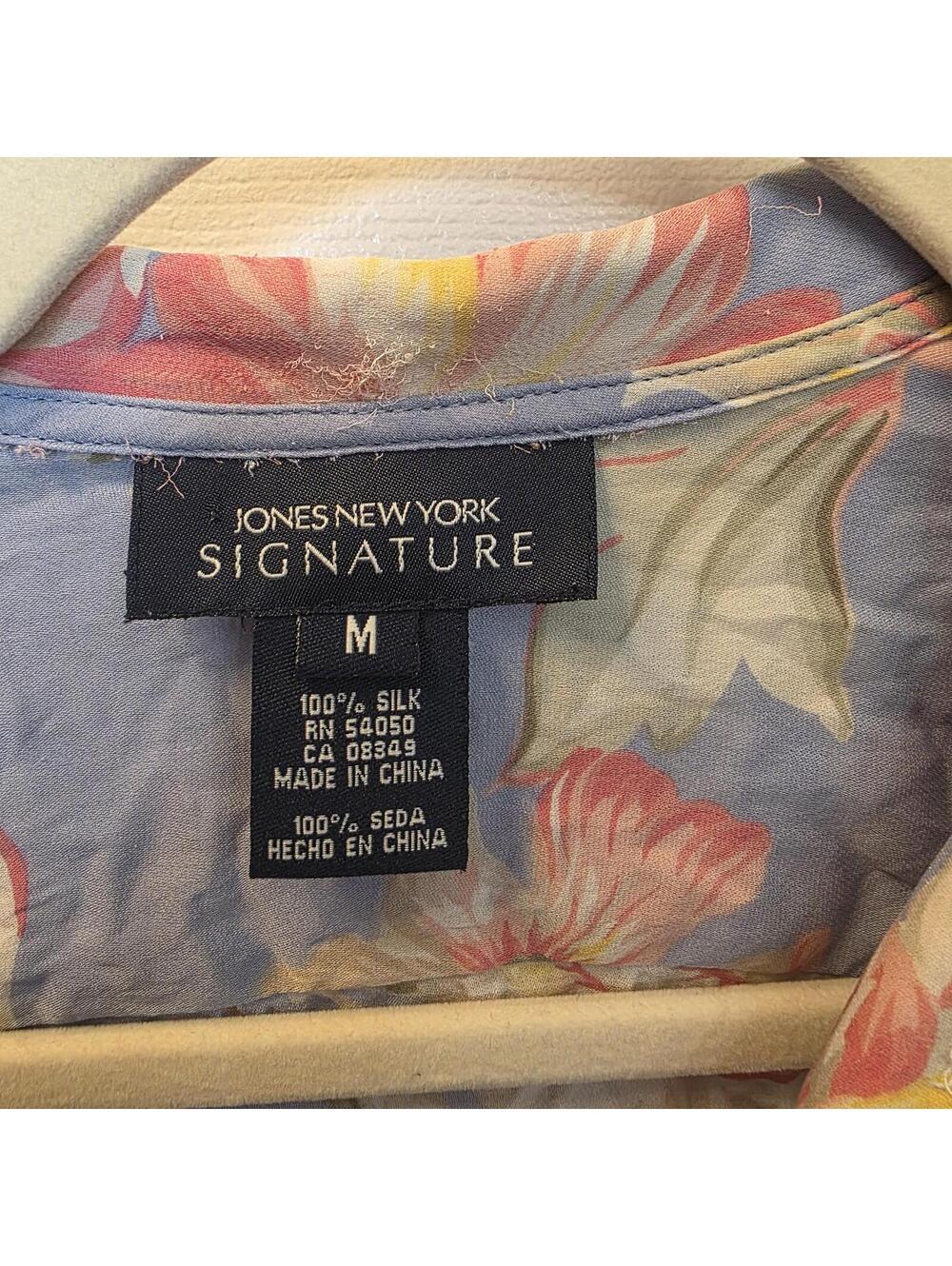 Jones New York Signature Women's 100% Silk Floral Button Front Blouse Size M - Picture 2 of 6